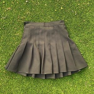Black pleated skirt size S